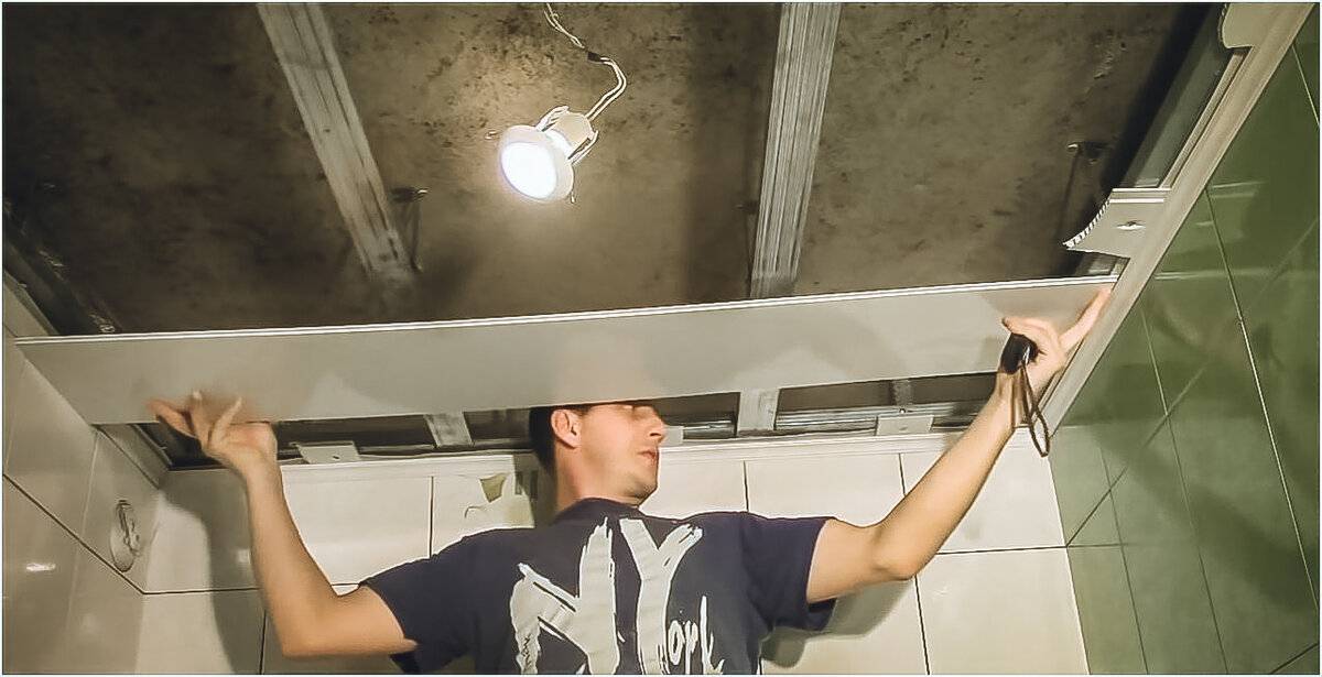 Пластиковый потолок: монтаж пластиковых панелей на потолок, как сделать подвесной потолок из пластика, как собрать своими руками