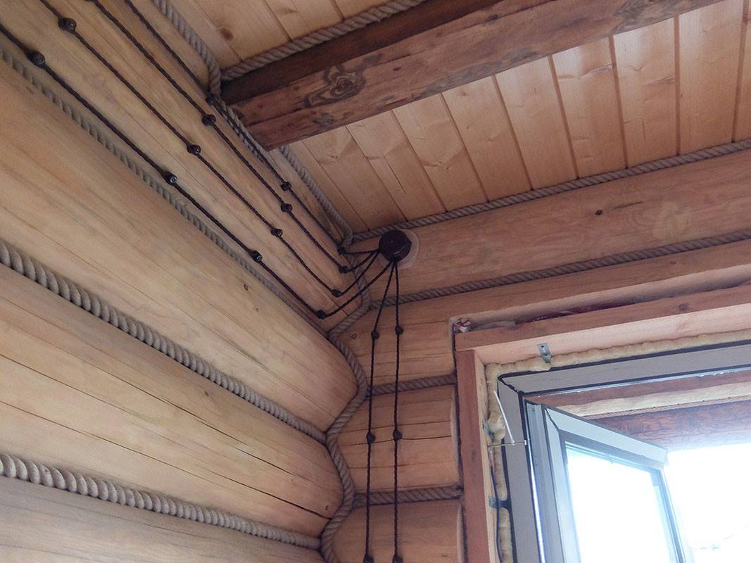 Электропроводка в деревянном доме своими руками: пошаговая инструкция по монтажу, схемы, фото