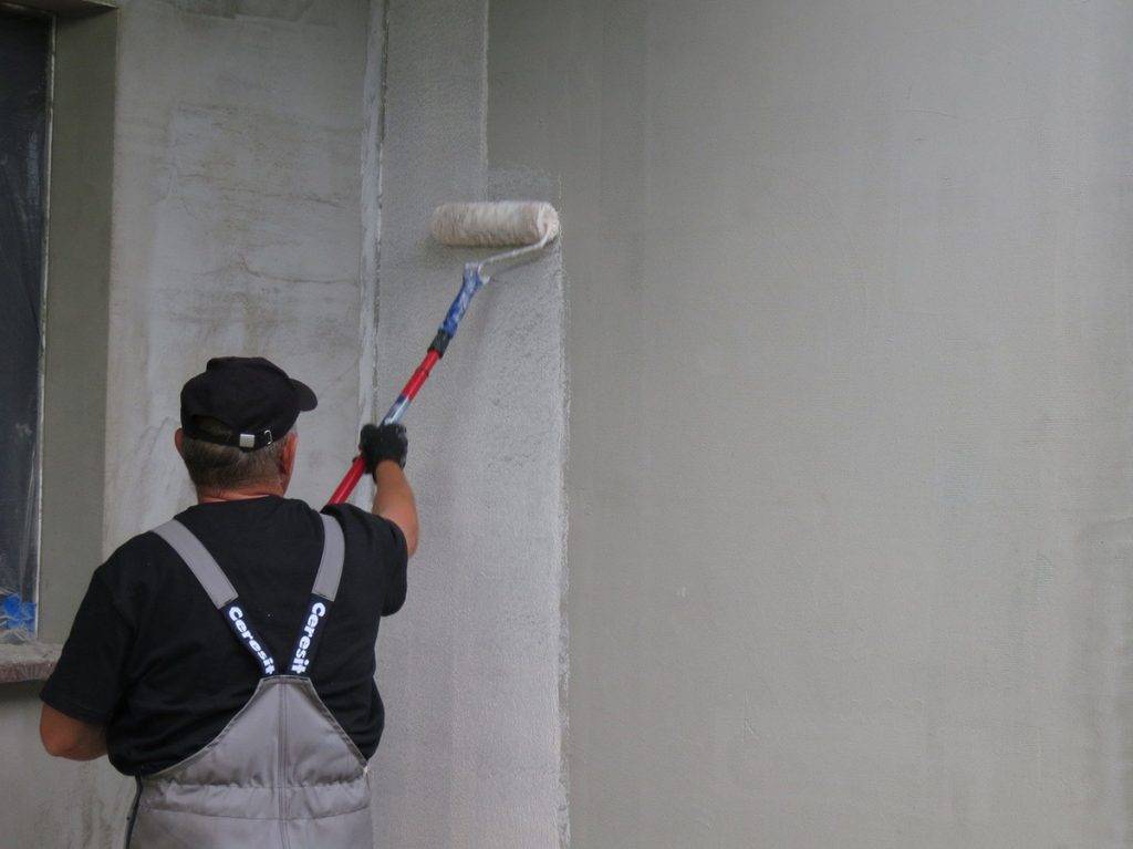 Грунтовка стен перед штукатуркой — какую использовать