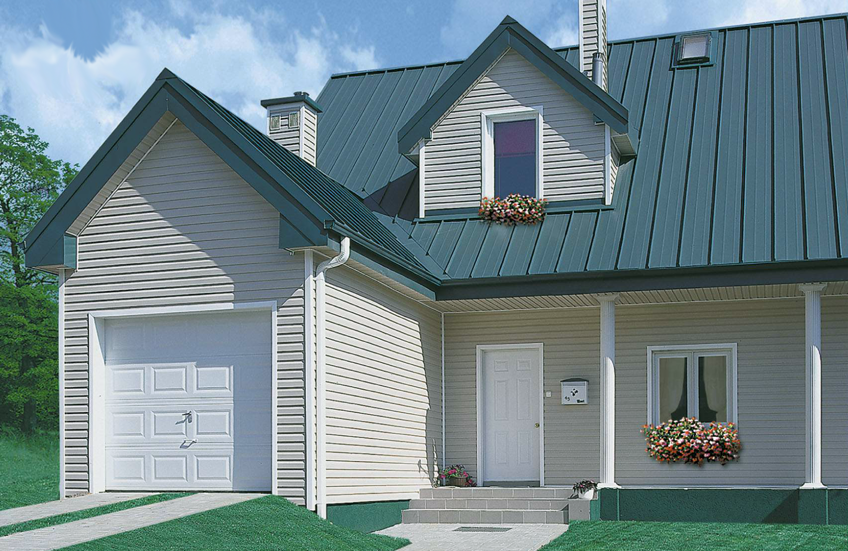 Цвет сайдинга для обшивки дома: под коричневую, красную или зеленую крышу