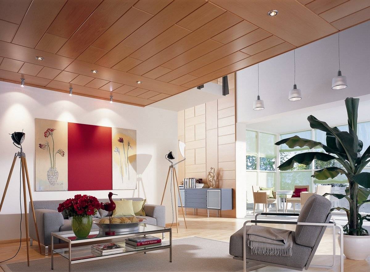 Какие потолки лучше сделать в квартире: критерии выбора, варианты декора