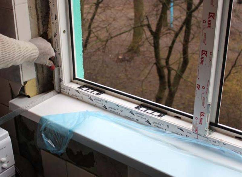 Правильная установка подоконника под существующее пластиковое окно