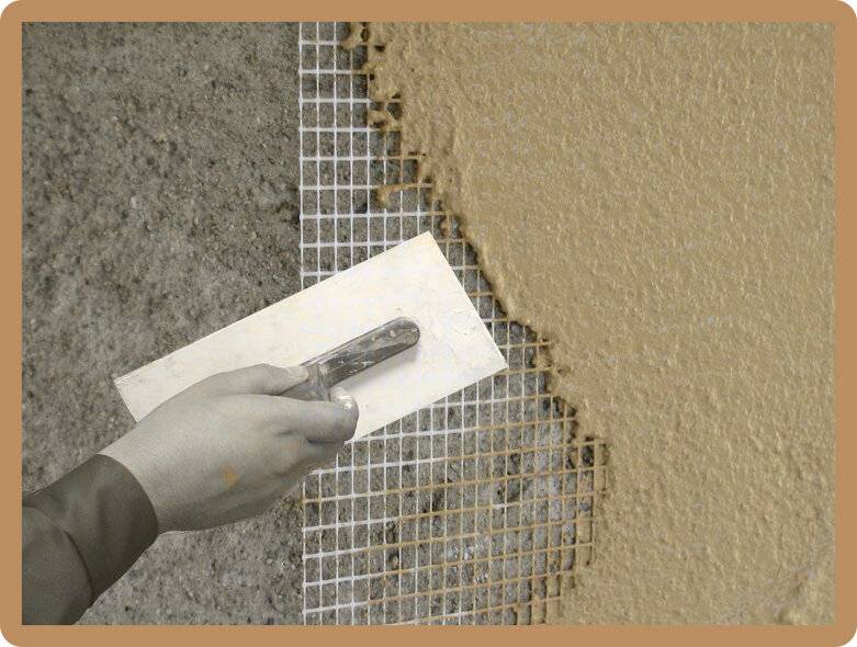 Технология фасадной штукатурки по пенополистиролу: закрываем армированный утеплитель клеевой смесью и цементным раствором