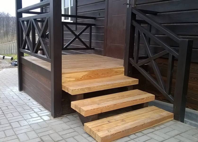 Лестница на крыльцо своими руками из дерева: как спроектировать и построить в деревянном доме