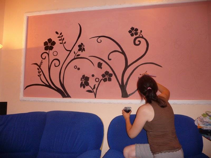 Рисунки на стене в квартире своими руками – несколько техник исполнения