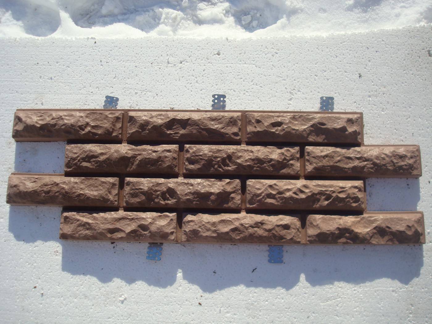 Укладка фасадной плитки с расшивкой швов своими руками