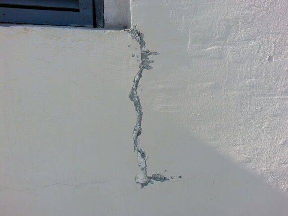 Ремонт и устранение трещин кирпичной кладки наружных стен