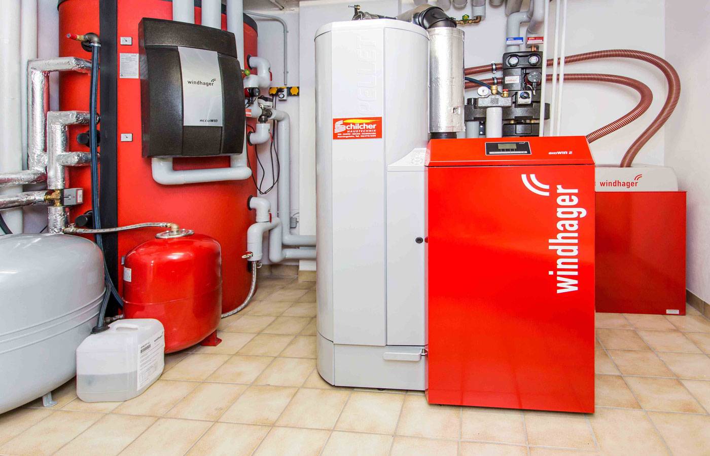 Универсальный котел для частного дома, многотопливный обогрев на газе, дизеле и дровах