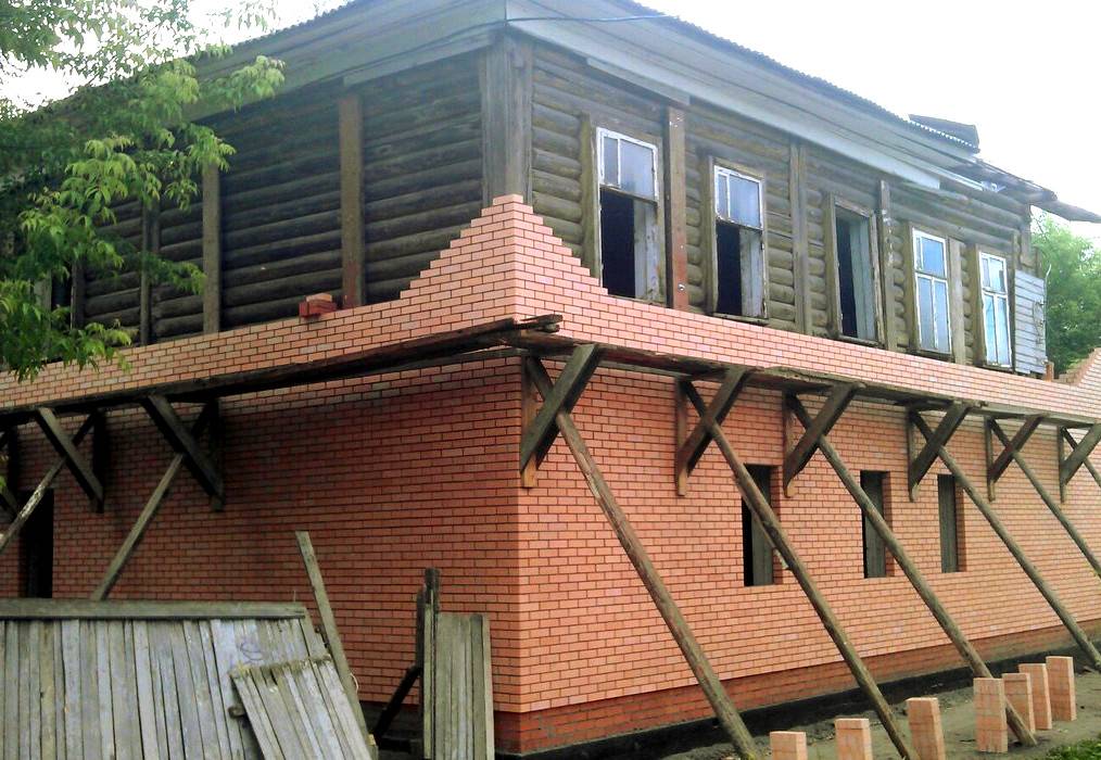 Деревянный дом обложенный кирпичом – лучшие фасады частных домов