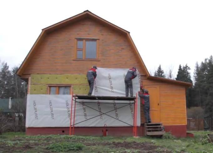 Как правильно утеплить деревянный дом снаружи пеноплексом