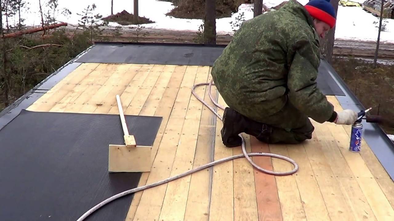 Чем крепить рубероид к деревянной крыше рассмотрим способы, как и чем лучше крепить рубероид при обустройстве крыши
