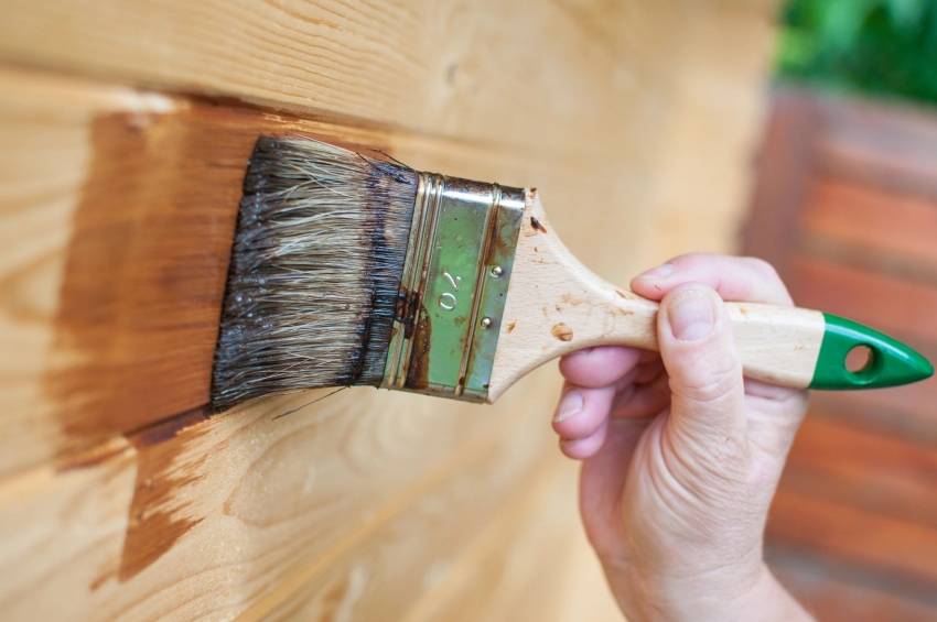 Краски по дереву: какой состав выбрать для изделий, наружных или внутренних работ в доме, обзор популярных марок