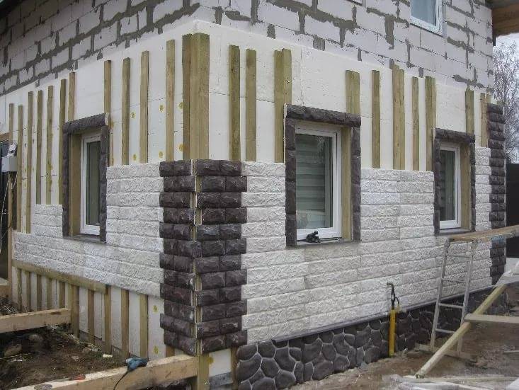 Утепление дома из газобетона снаружи: чем лучше отделать фасад под сайдинг
