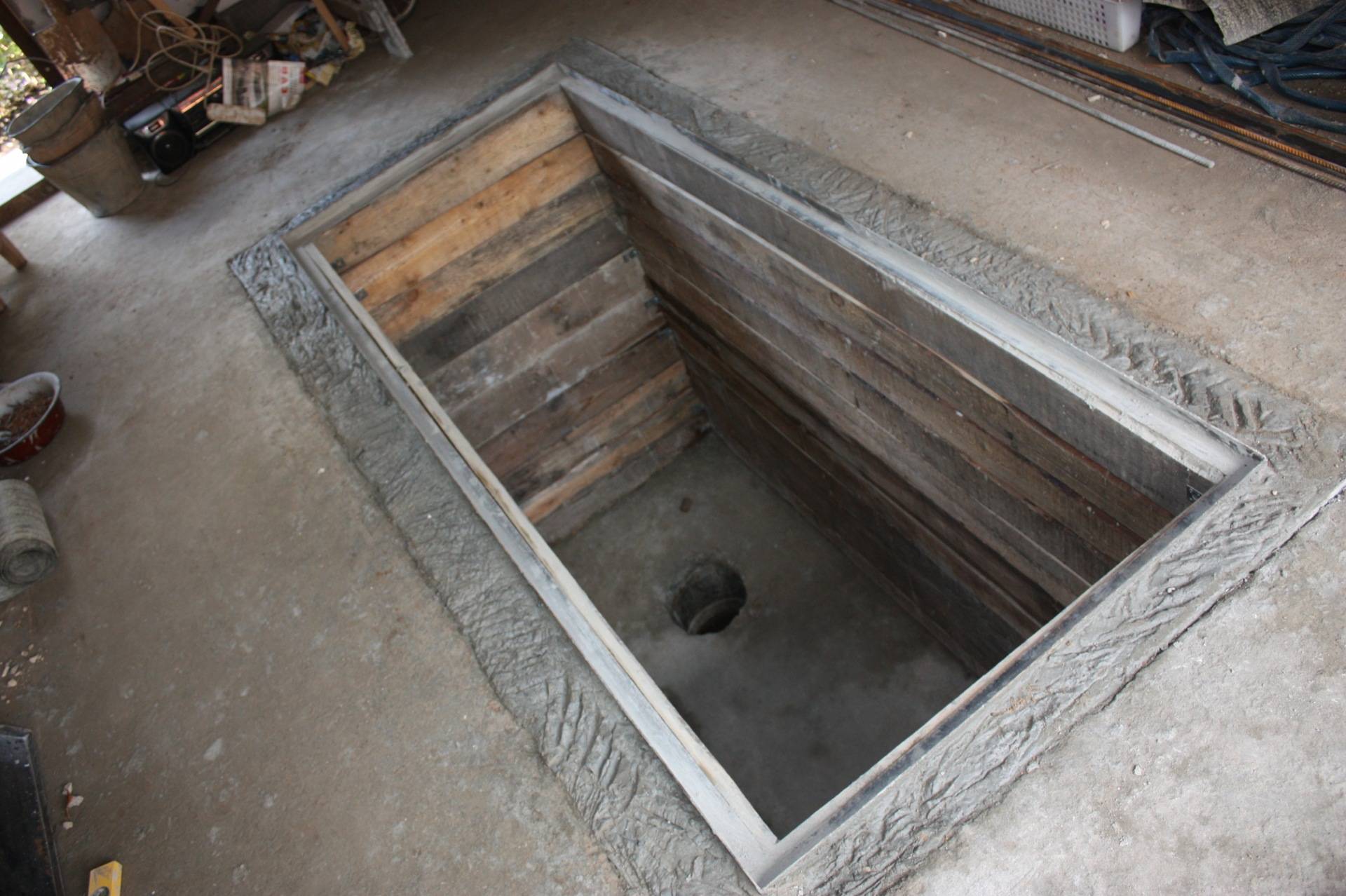 Смотровая яма в гараже своими руками: размеры, гидроизоляция, материалы, инструкция с фото