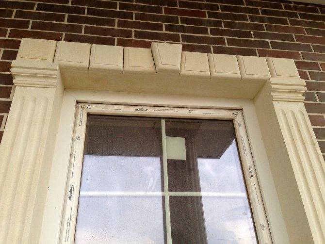 Обрамление окон на фасаде дома облицовочным кирпичом - фото процесса обкладки оконного проема и видов кладки