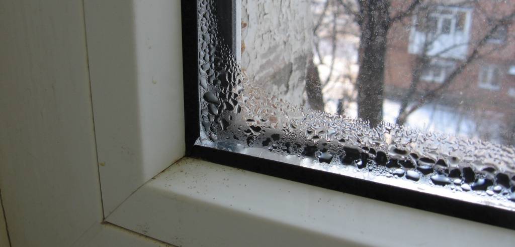 Что делать если пластиковые окна сильно потеют