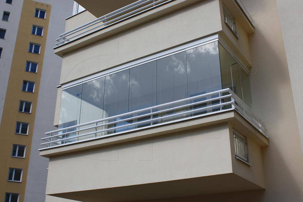 Безрамное остекление балконов и лоджий: преимущество и недостатки данной технологии | советы специалистов