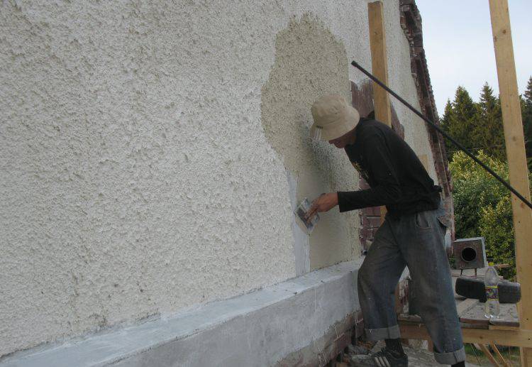 Оштукатуривание фасада дома своими руками: технология работы и видео, как правильно оштукатурить стены здания