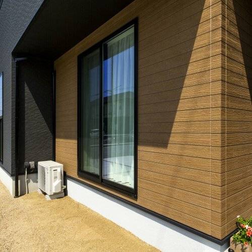 Фасадные панели под дерево для наружной отделки дома: виды и характеристики облицовок