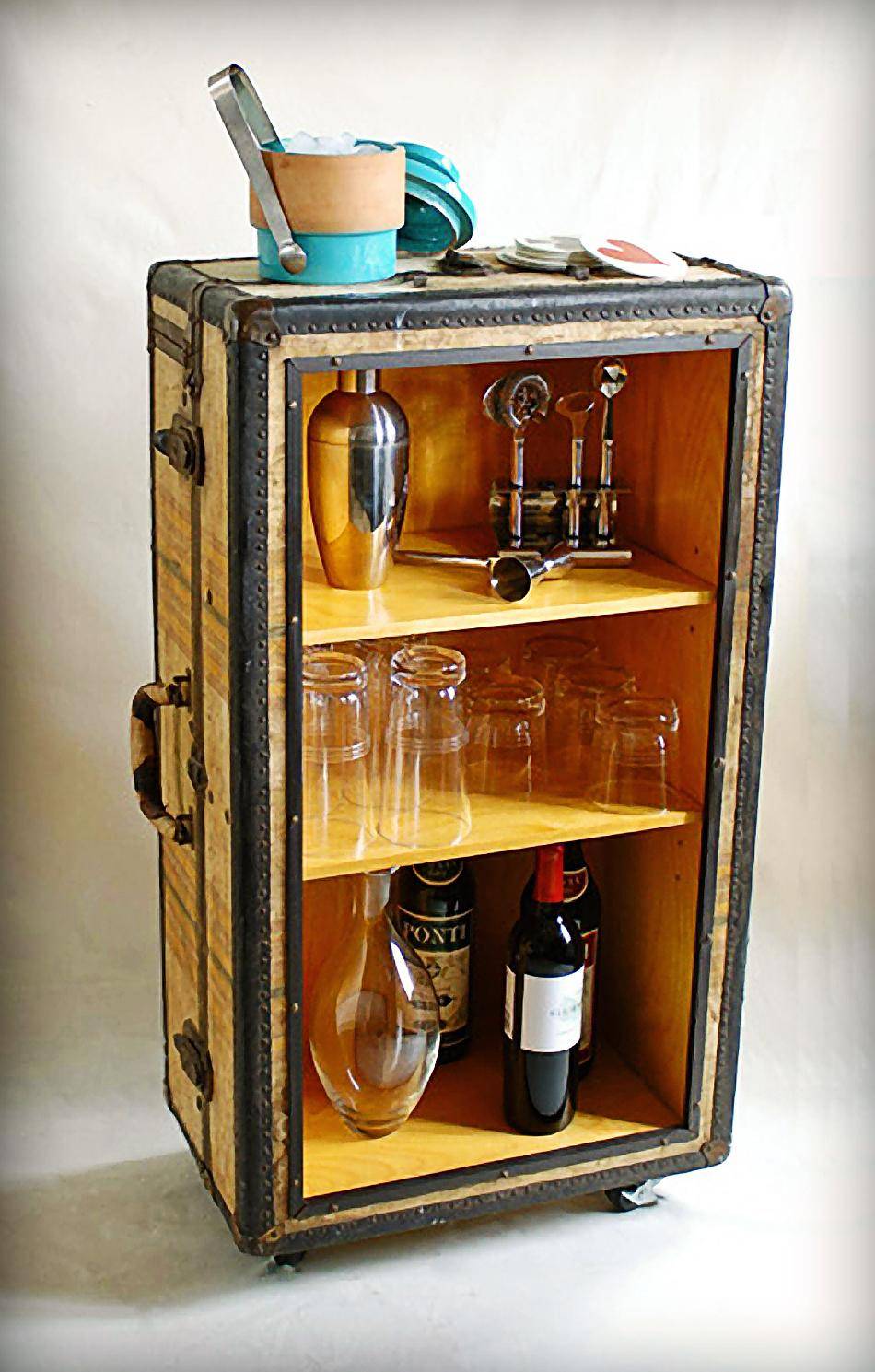 Старые вещи в интерьере. Интерьер из ненужных вещей. Старая мебель в саду. Из остатков плитки идеи для дачи. Как можно сделать со старым.