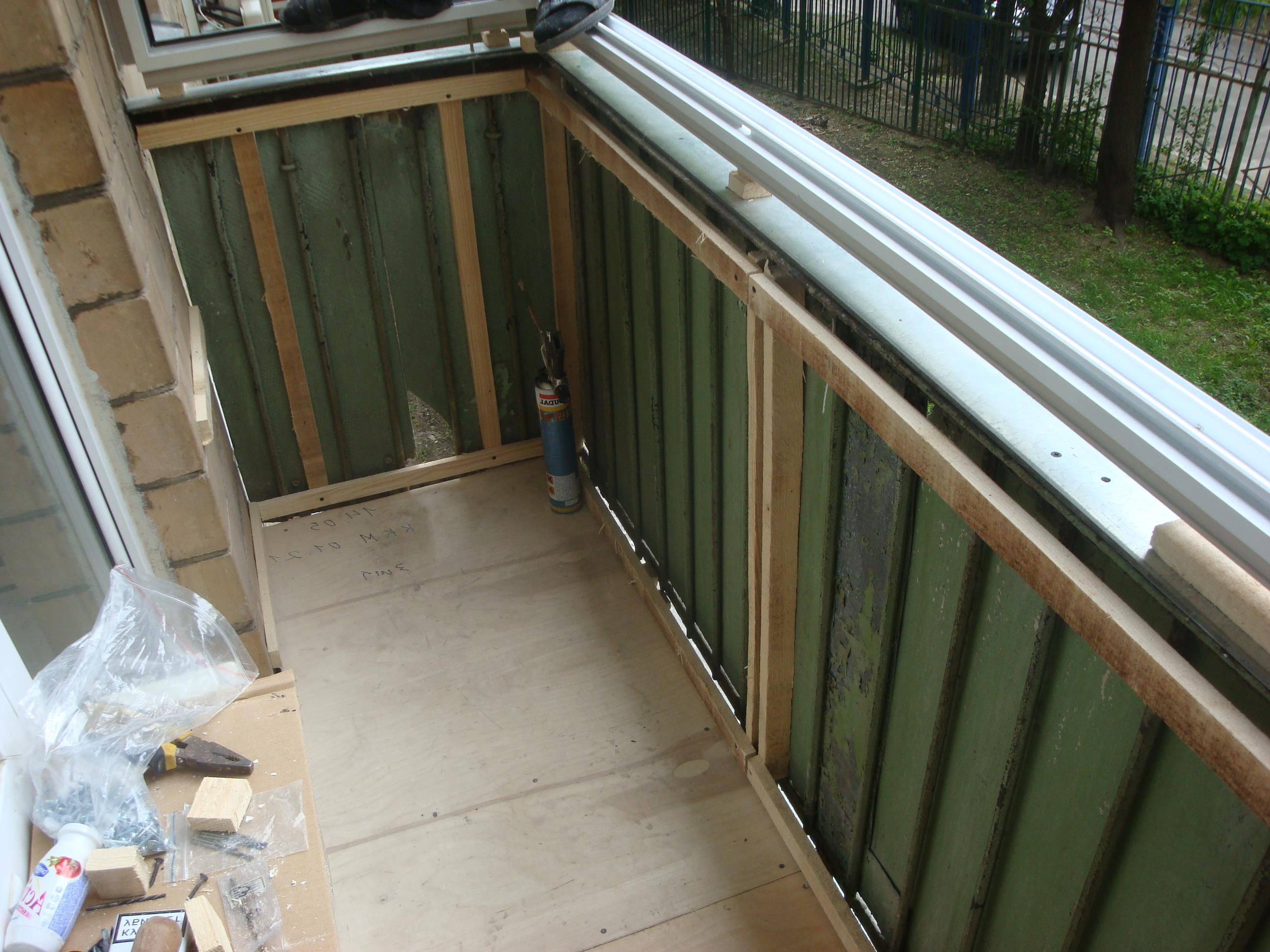 Отделка балкона сайдингом своими руками: пошаговая инструкция, видео и фото