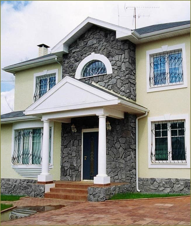 Отделка фасада частного дома: критерии выбора материала
