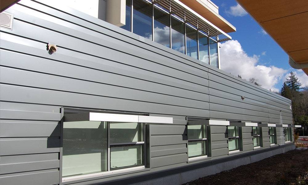 Алюминиевый сайдинг – преимущества, недостатки и процесс облицовки фасада