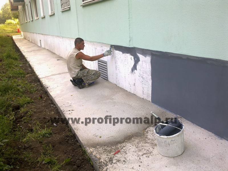 Чем лучше покрасить бетонный фундамент - своими руками