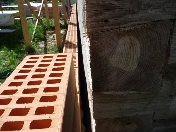 Внутренняя отделка деревянного дома кирпичом