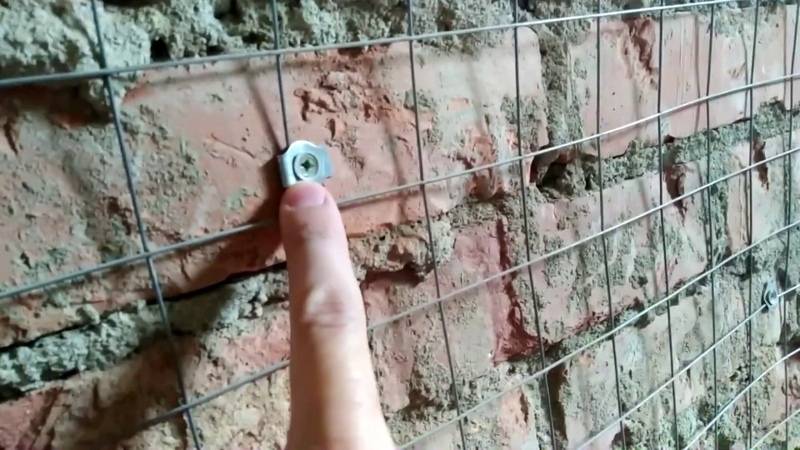Как крепить сетку под штукатурку на стене? - строительные рецепты мира