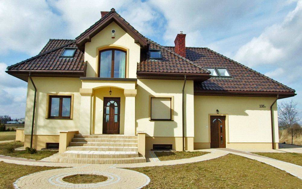Красивые фасады частных домов, выполненные из современных отделочных материалов | mastera-fasada.ru | все про отделку фасада дома
