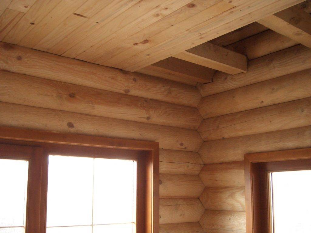 Как сделать потолок в деревянном доме — от монтажа до декоративной отделки - половед.рф