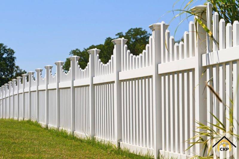 Забор для дачи своими руками: дешево и качественно