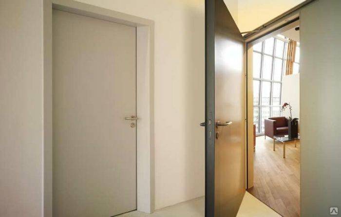 Шумоизоляция входной двери в квартиру: выбор наполнителя