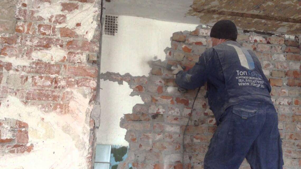 Как восстановить штукатурку на стене своими руками?