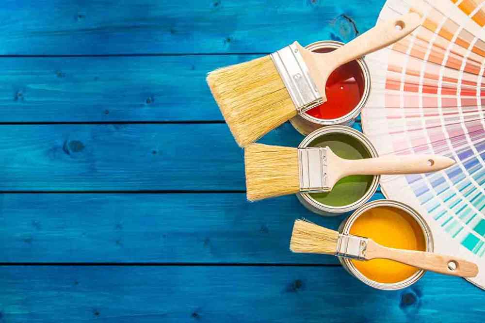Красим оштукатуренный фасад : выбор краски и советы по работе