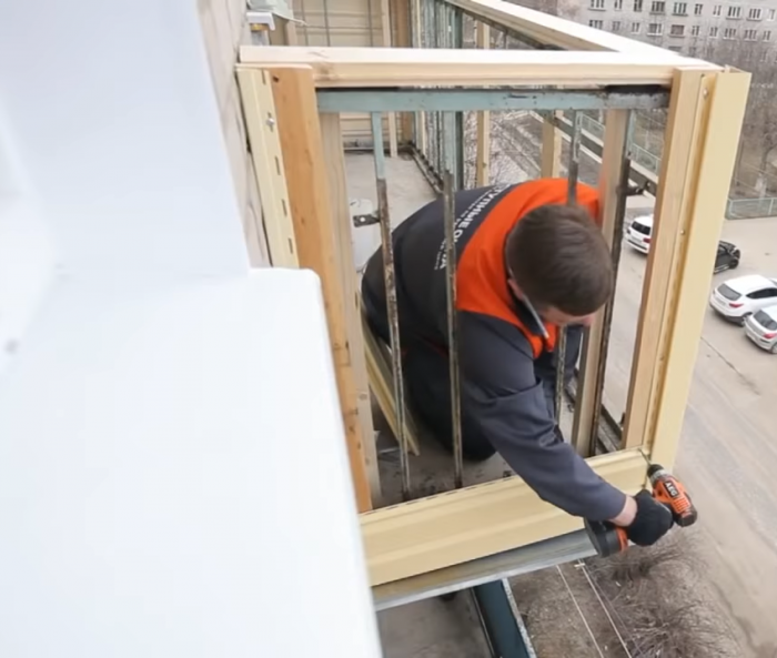 Обшивка сайдингом балкона изнутри и снаружи своими руками: пошаговая инструкция