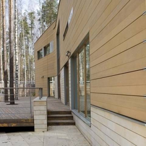 Фасадные панели под дерево для наружной отделки дома: виды и технические характеристики деревянной облицовки