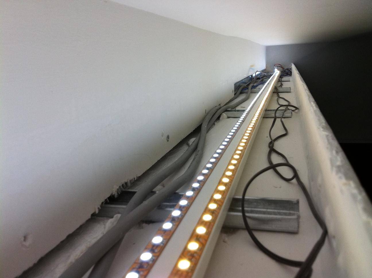 Подсветка потолка: виды подсветки, подбор светодиодной ленты