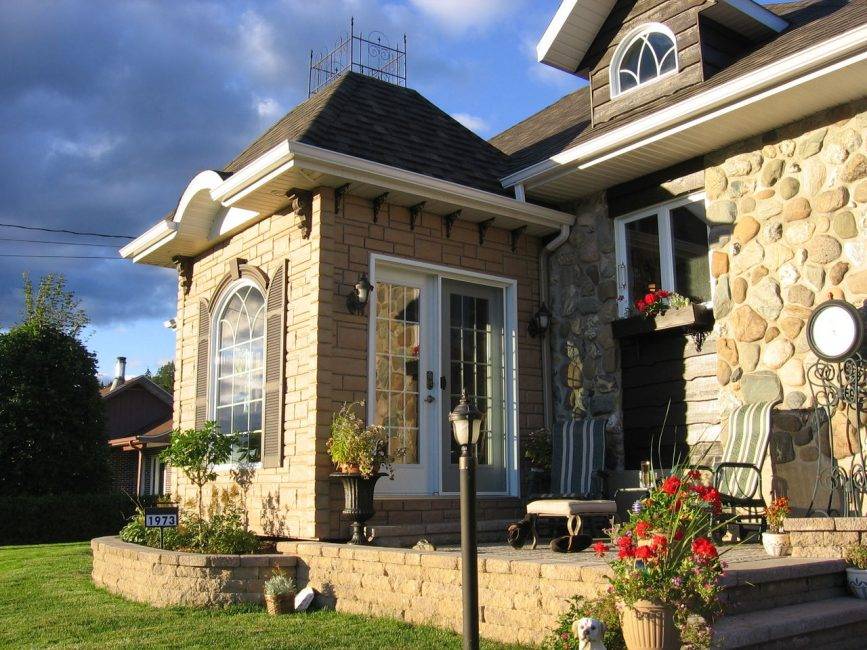 Фасад дома: лучшие варианты отделки и особенности создания стилей наружного дизайна (185 фото и видео)