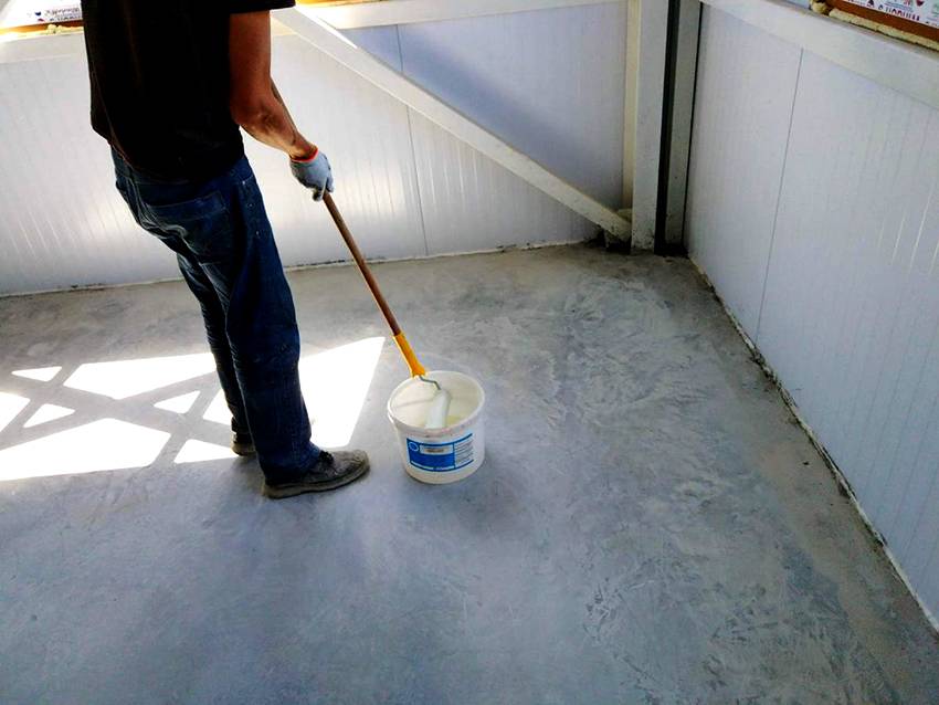 Выбор и нанесение краски для наружных работ по бетону
