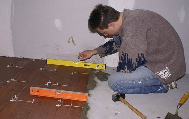 Укладка керамогранита своими руками: мастер-класс как правильно уложить плитку (100 фото)