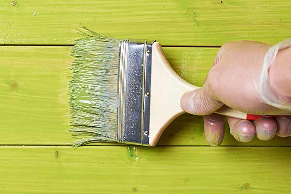 Акриловая краска для дерева для наружных и внутренних работ: как выбрать, состав и варианты использования