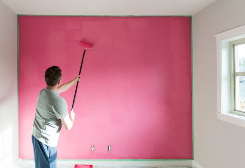 Как красить водоэмульсионной краской стены - советы начинающим.