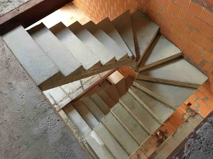 Дизайн бетонной лестницы в дом: от проекта до отделки
