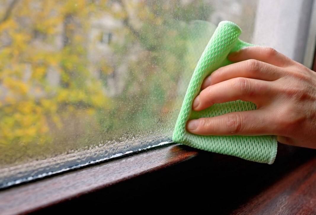 Что делать если потеют пластиковые окна в доме изнутри — народное средство