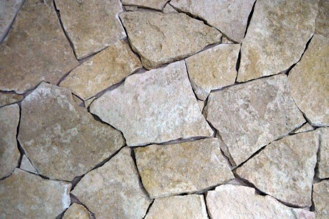 Натуральный природный камень песчаник для фасада