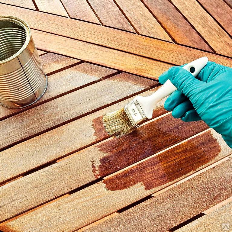 Фасадная краска для дерева для наружных работ: технология покраски деревянного дома и обзор производителей, таких как тиккурила, osmo или олимп. можно ли белить деревья?