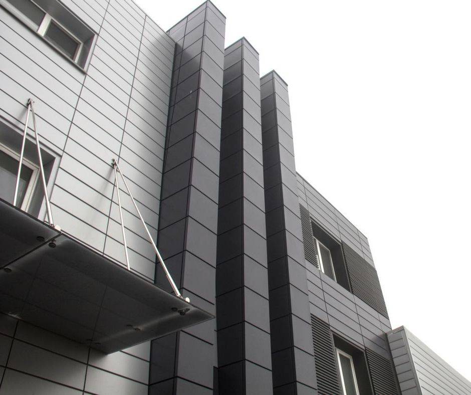 Устройство фасада из керамогранита – технология отделки и монтажа