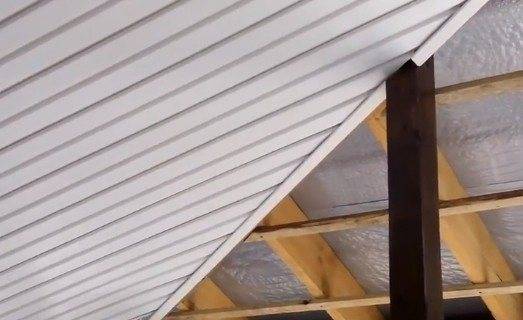 Потолок из сайдинга своими руками: видео-инструкция по монтажу, фото